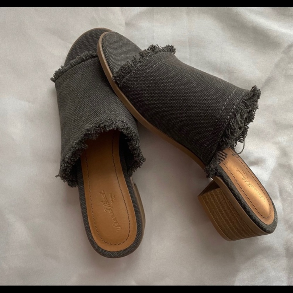 Universal Thread Gray Fringe Mules - image 2